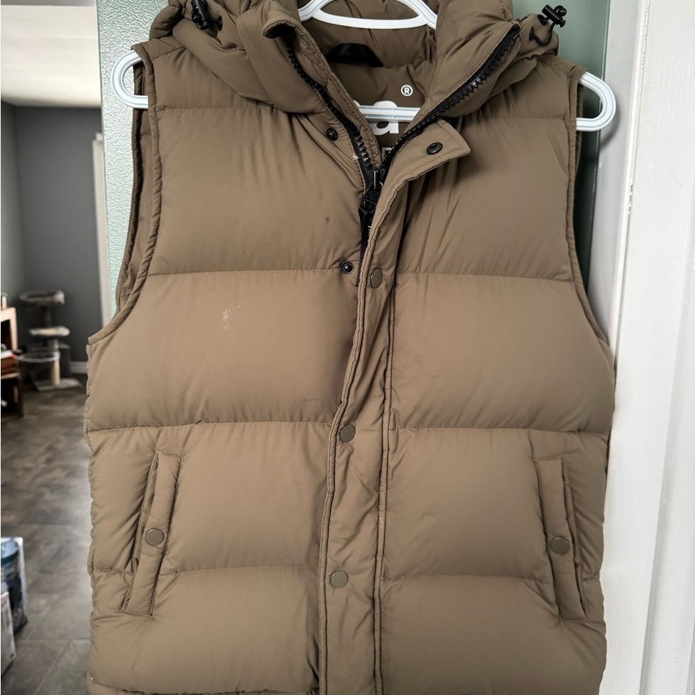 Women’s Tan Puffer Vest